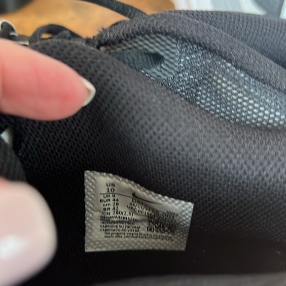 Nike Kyrie Flytrap Black and White Athletic Sneakers - Picture 6 of 6